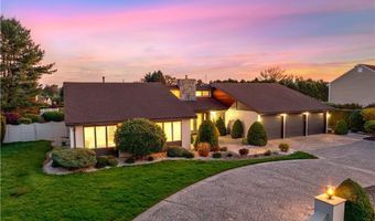 27 Alpine Estates Dr, Cranston, RI 02921