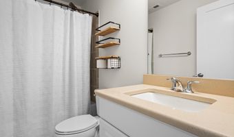 2949 Aughton Rd, Ann Arbor, MI 48105