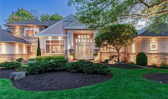520 Bristol Dr, Aurora, OH 44202