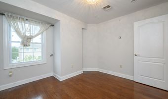 25 White Oak Ln, Aberdeen, NJ 07747