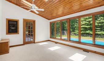385 Greentree Ln NE, Ada, MI 49301