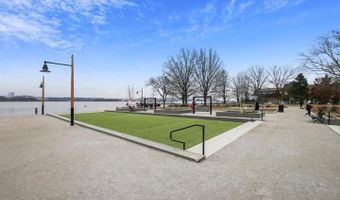 906 S WASHINGTON St S 307, Alexandria, VA 22314