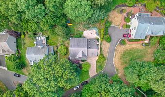 13 Victorian Woods Dr, Atlantic Highlands, NJ 07716