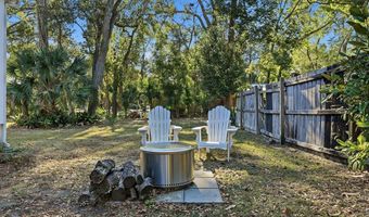 72 13th St, Apalachicola, FL 32320