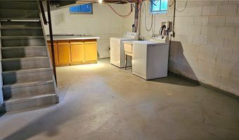 1208 Westshore Dr, Ashtabula, OH 44004