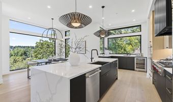985 SE RIMROCK Ln, Milwaukie, OR 97267