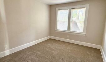 2420 E Market St 1, Akron, OH 44312