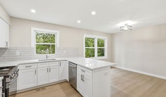 60 Woodland Rd, Bayville, NJ 08721