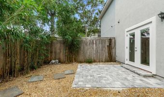 66 W 14TH St, Atlantic Beach, FL 32233