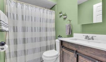 82 Cliffwood Ave W 53, Aberdeen, NJ 07747