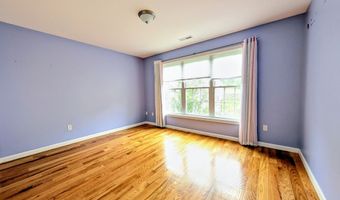 15 Old Oak Dr 15, Brookfield, CT 06804