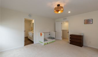 766 River Run Rd, Aurora, OH 44202