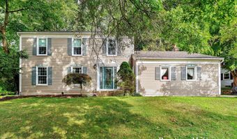 667 Duxbury Ct SE, Ada, MI 49301