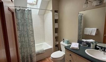 141 Coggeshall Ave, Newport, RI 02840