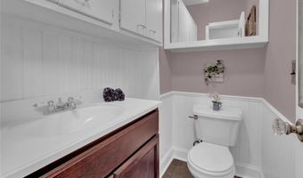 336 Richmond Ave, Amityville, NY 11701