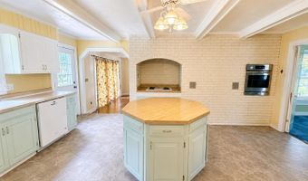 132 Albemarle Dr, Ahoskie, NC 27910