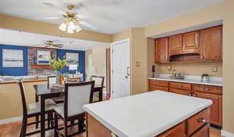 638 Old Ballwin Rd, Ballwin, MO 63021