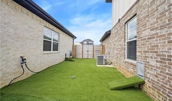 1100 Whistler St, Bentonville, AR 72713