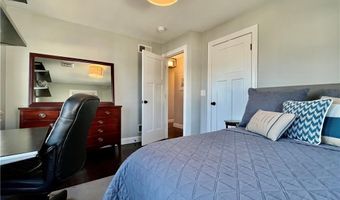 24 Stockholm St, Newport, RI 02840