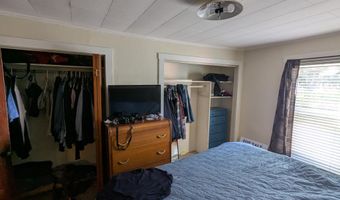 3 Dean St, Bangor, ME 04401