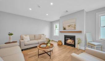 12 Hayes St 1, Acushnet, MA 02743