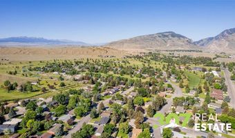 1207 Birch Ln, Cody, WY 82414