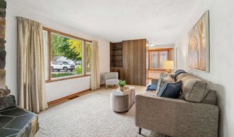 2427 BARBARA Ave, Appleton, WI 54915