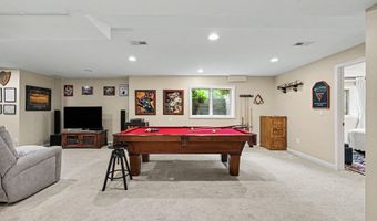 5368 Pinnacle Ct, Ann Arbor, MI 48108