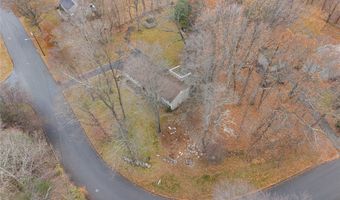 8 Apple Blossom Ct, Airmont, NY 10952