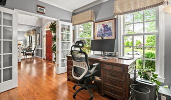 3801 WASHINGTON WOODS Dr, Alexandria, VA 22309