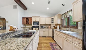4920 BROOK HILLS Dr, Annandale, VA 22003