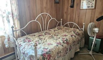 8 Lake Ct, Hopkinton, RI 02804