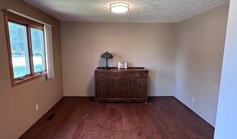 128 Mark St, Aurora, NE 68818