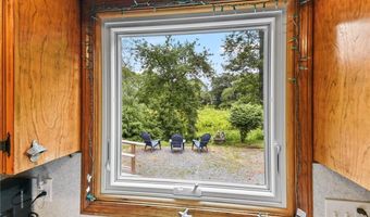 373 Fletcher Rd, North Kingstown, RI 02852