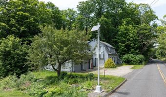 53 Henry St, Amherst, MA 01002