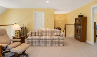 36 Overlook Dr 36, North Kingstown, RI 02852