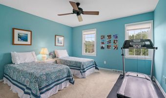 17 Greyledge Dr, Albany, NY 12211