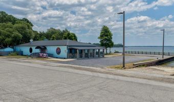 623 Barn Rd, Bonneau, SC 29431