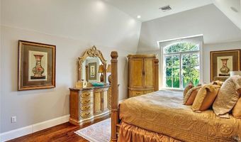 4 Pine Tree Ln, Lincoln, RI 02865