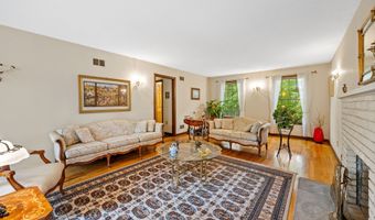 620 Riverside Dr, Cheshire, CT 06410