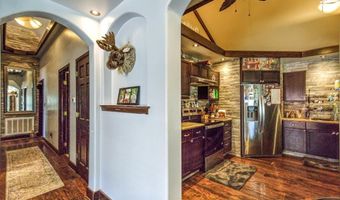 914 S A St, Arkansas City, KS 67005