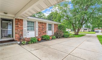 52 Bucyrus Dr, Amherst, NY 14228