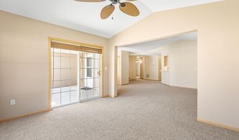 2100 Burr Oak Dr Ln B, Austin, MN 55912