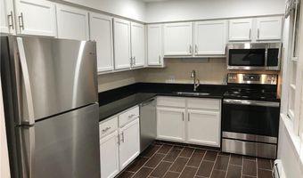 1123 Waterbury Rd APT 2A, Cheshire, CT 06410