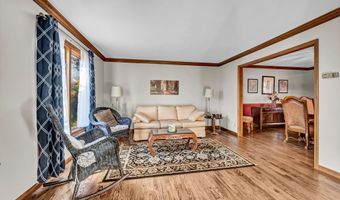 6 Lyndenwood Dr, Brookfield, CT 06804