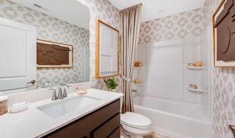 1245 Glenmont St, Algonquin, IL 60102