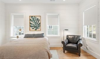 24 School St, Newport, RI 02840
