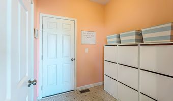 289 Springview St, Ann Arbor, MI 48103