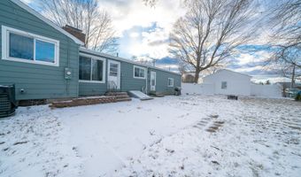 30 Raymond Pl, Cromwell, CT 06416