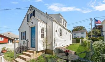 155 Evarts St, Newport, RI 02840